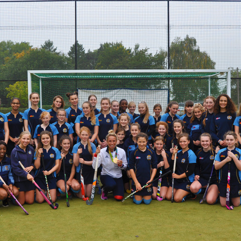 Susannah Townsend and pupils gather at the end of masterclass
